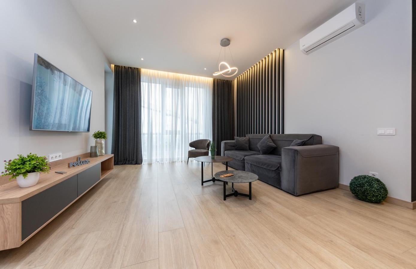 Royal Tower Residence Big Vip Apartment In Center Floor 27 เคียฟ ภายนอก รูปภาพ