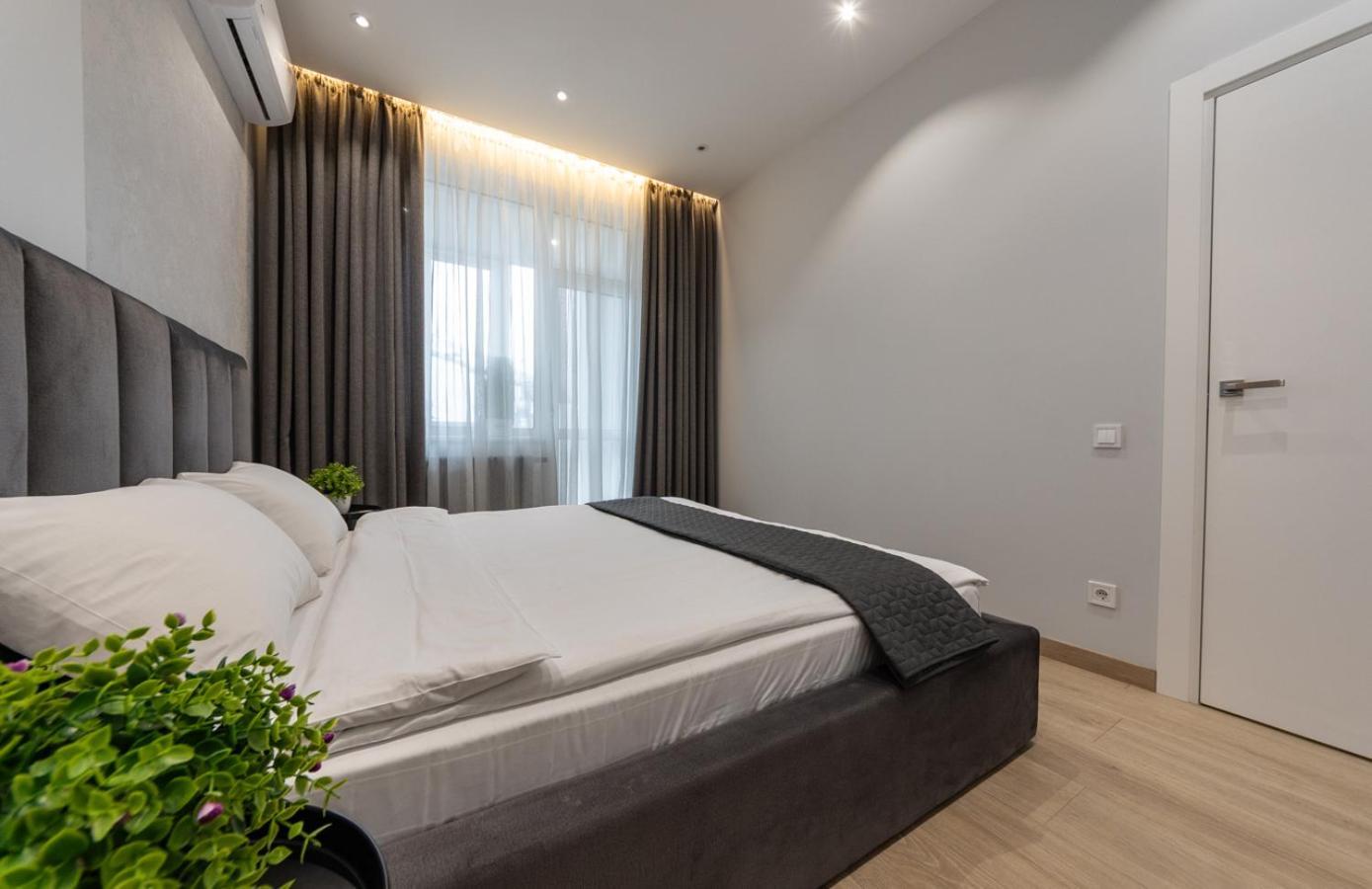 Royal Tower Residence Big Vip Apartment In Center Floor 27 เคียฟ ภายนอก รูปภาพ