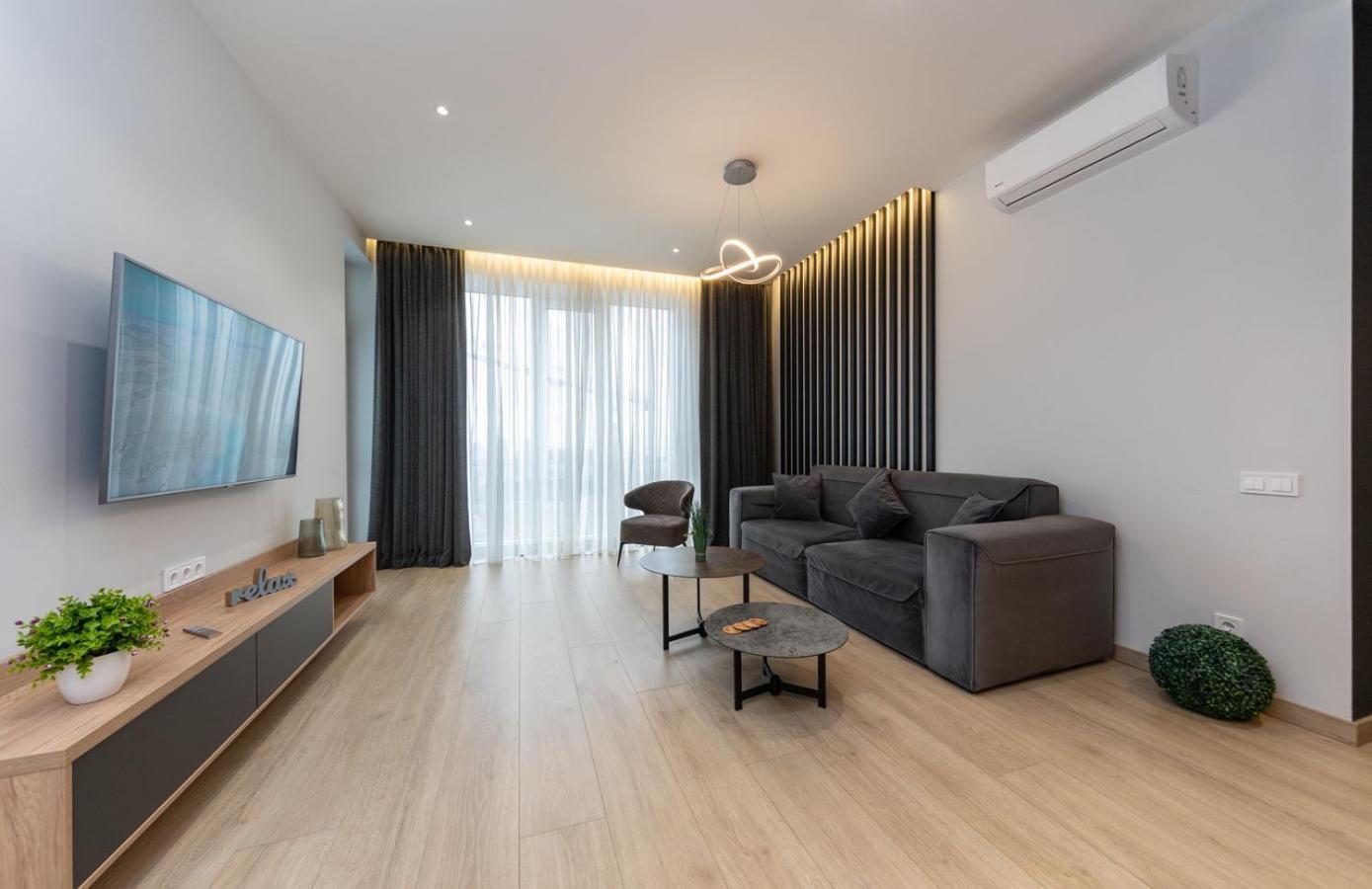Royal Tower Residence Big Vip Apartment In Center Floor 27 เคียฟ ภายนอก รูปภาพ