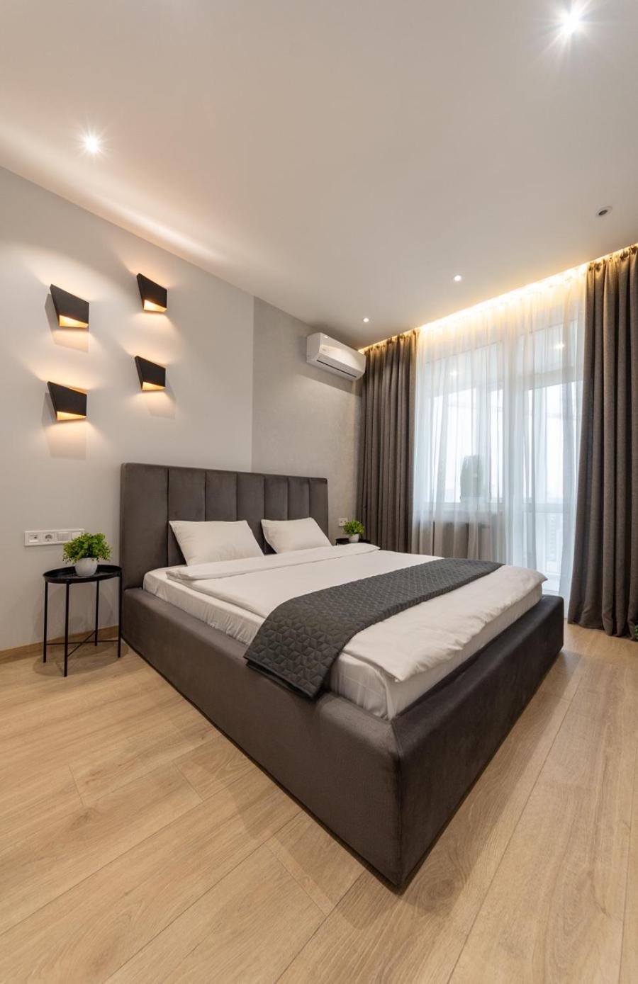 Royal Tower Residence Big Vip Apartment In Center Floor 27 เคียฟ ภายนอก รูปภาพ