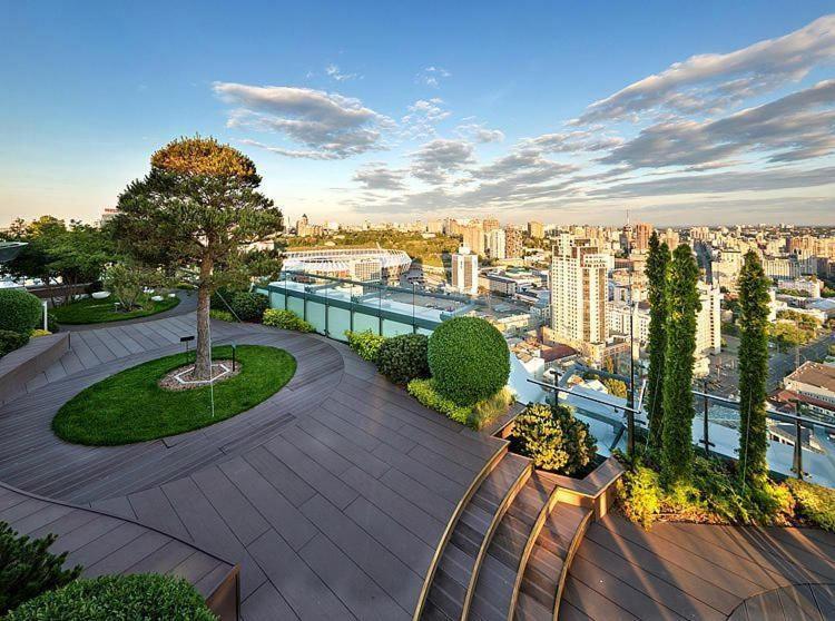 Royal Tower Residence Big Vip Apartment In Center Floor 27 เคียฟ ภายนอก รูปภาพ